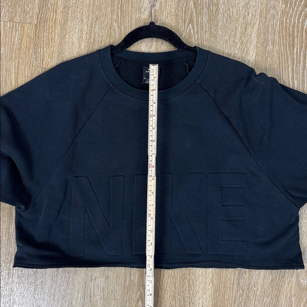Nike versa crop embossed logo crew sweatshirt top black size Medium - Picture 4 of 7